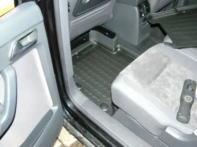 Резиновый коврик с защитными бортами Carbox Floor CARBOX купить