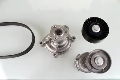 Водяной насос + комплект ручейковых ремней HEPU купить